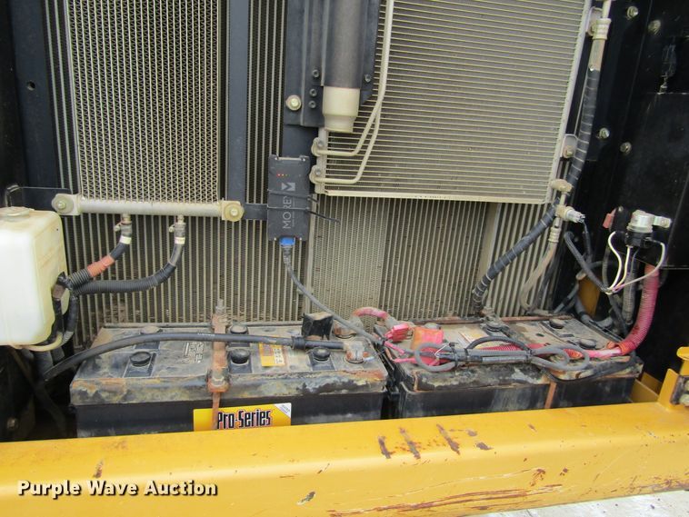 image for item IL9394 2011 John Deere 250G LC  excavator