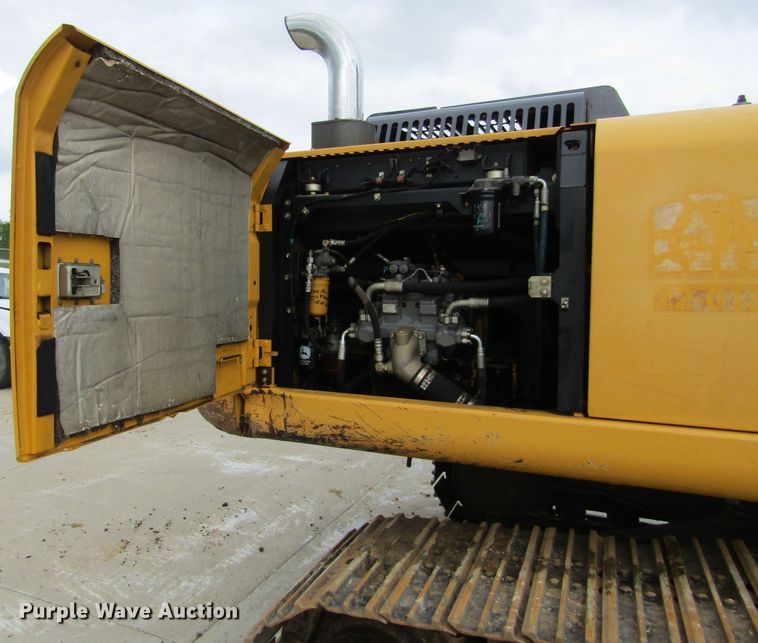 image for item IL9394 2011 John Deere 250G LC  excavator