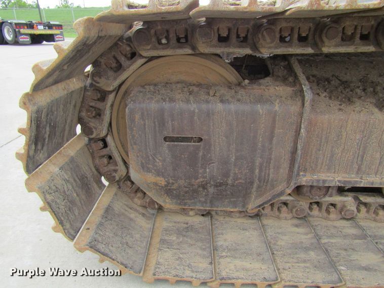 image for item IL9394 2011 John Deere 250G LC  excavator