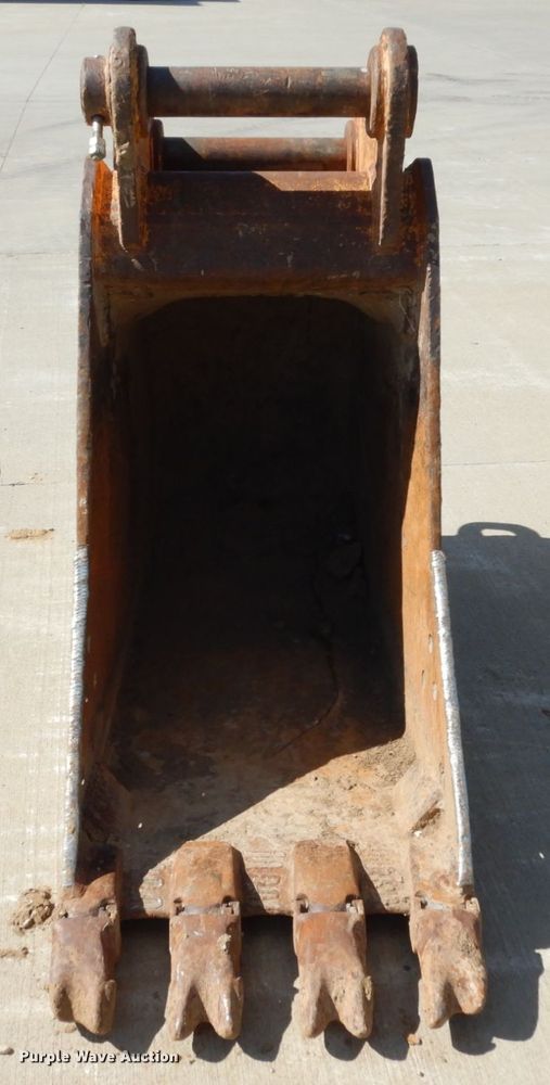 image for item IL9394 2011 John Deere 250G LC  excavator