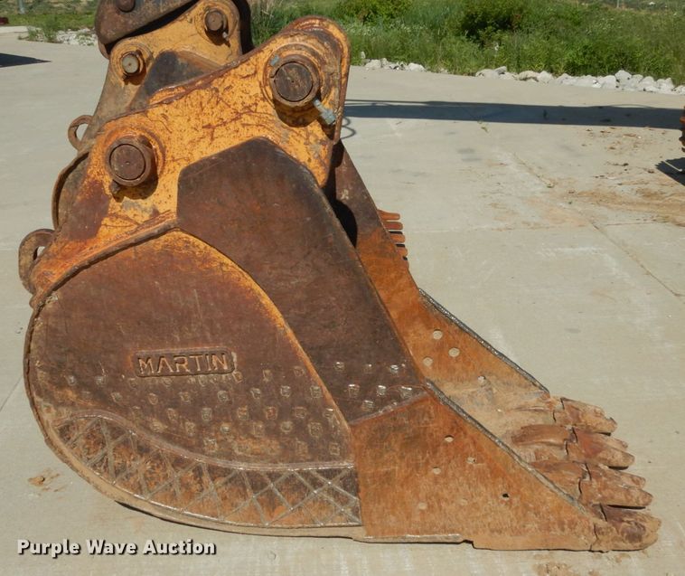 image for item IL9394 2011 John Deere 250G LC  excavator