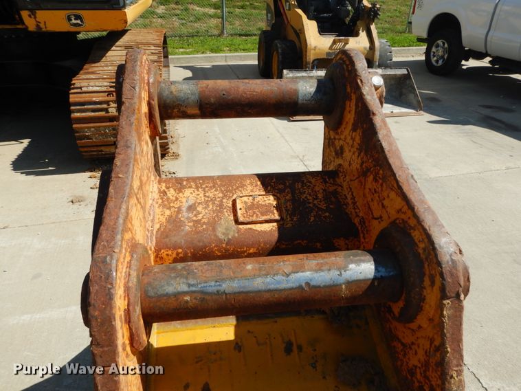 image for item IL9394 2011 John Deere 250G LC  excavator