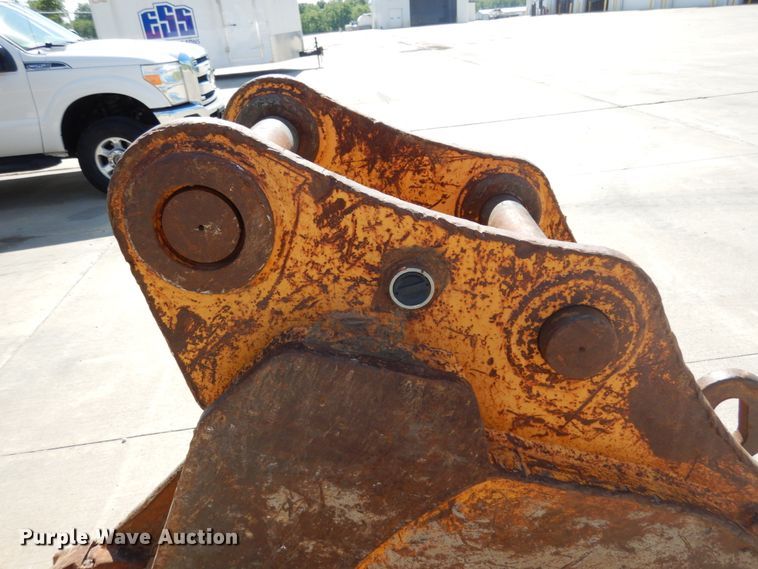 image for item IL9394 2011 John Deere 250G LC  excavator