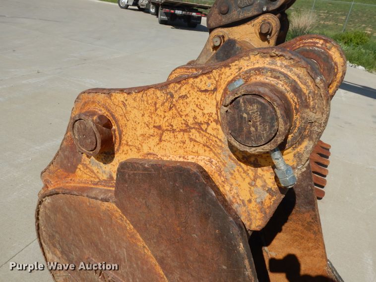 image for item IL9394 2011 John Deere 250G LC  excavator