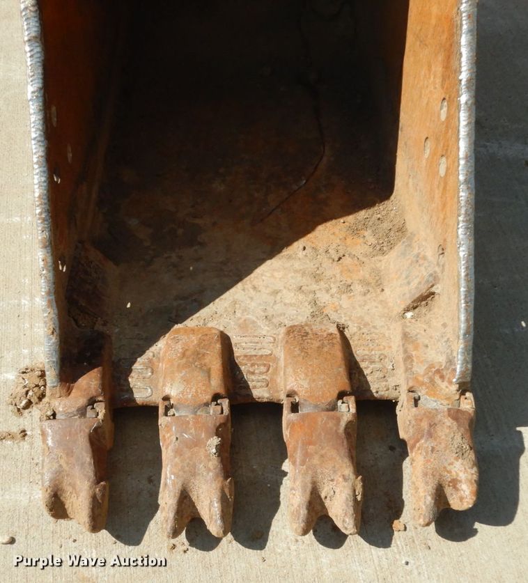 image for item IL9394 2011 John Deere 250G LC  excavator