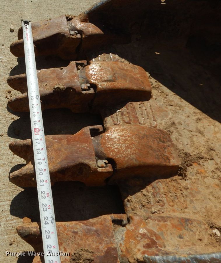 image for item IL9394 2011 John Deere 250G LC  excavator