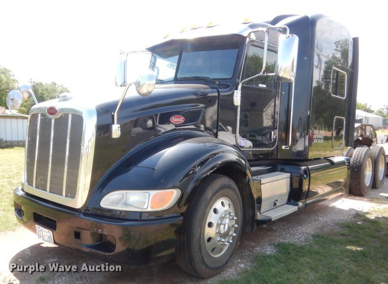 image for item IP9758 2012 Peterbilt 386  semi truck