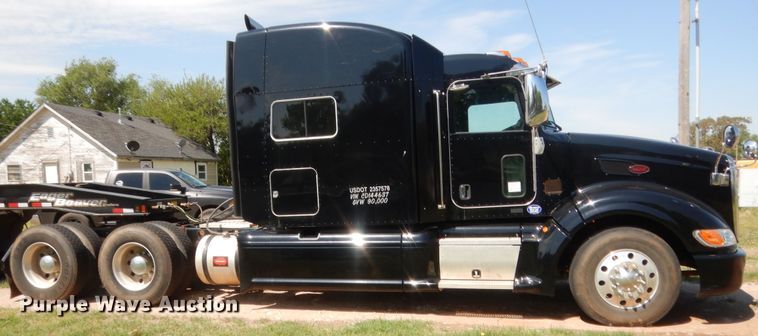 image for item IP9758 2012 Peterbilt 386  semi truck