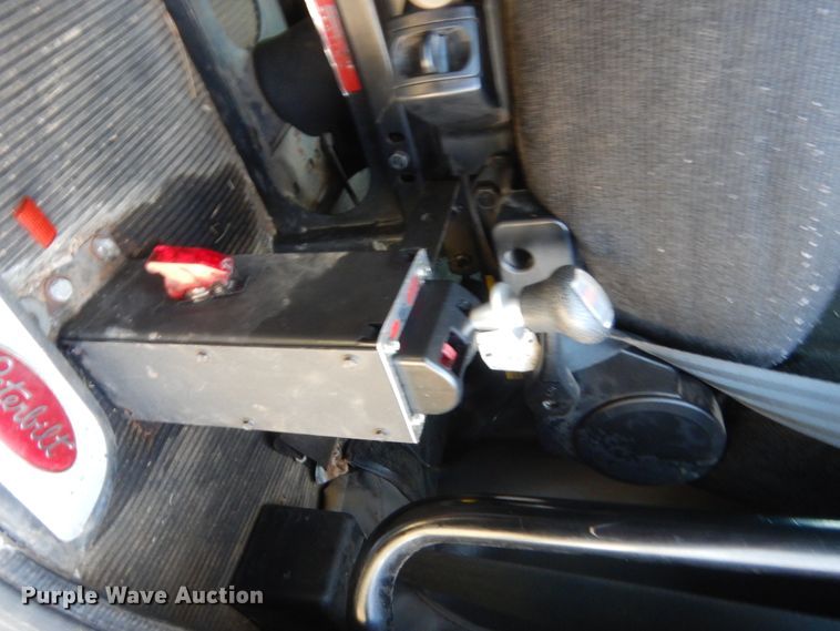 image for item IP9758 2012 Peterbilt 386  semi truck