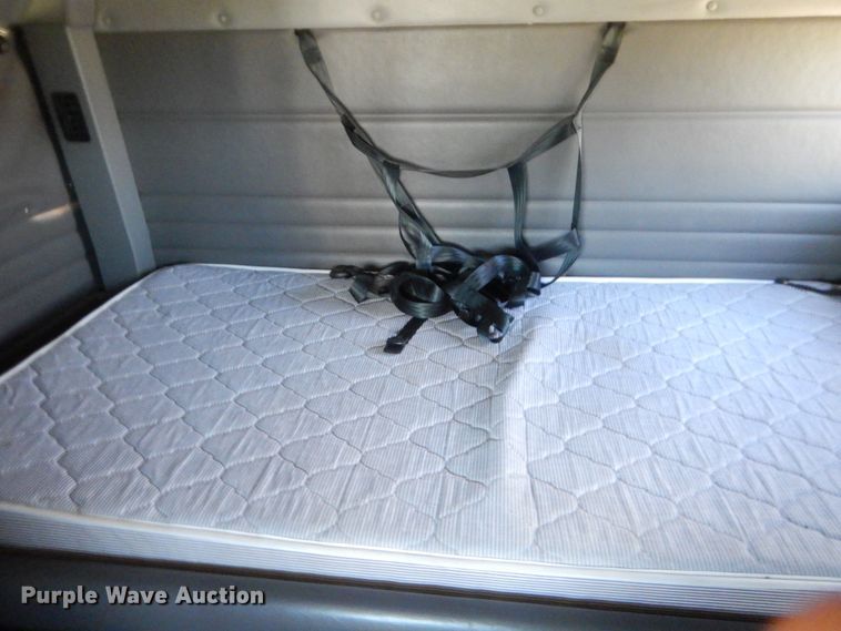 image for item IP9758 2012 Peterbilt 386  semi truck