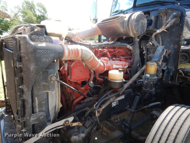 image for item IP9758 2012 Peterbilt 386  semi truck