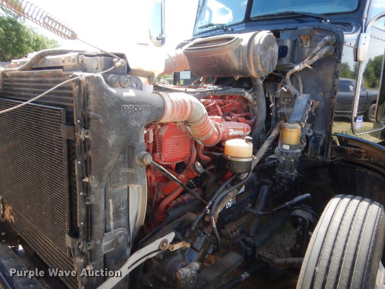 image for item IP9758 2012 Peterbilt 386  semi truck