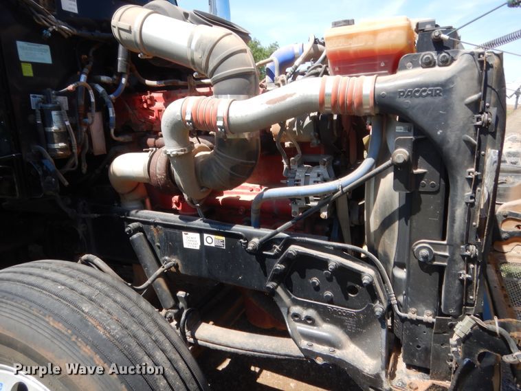 image for item IP9758 2012 Peterbilt 386  semi truck