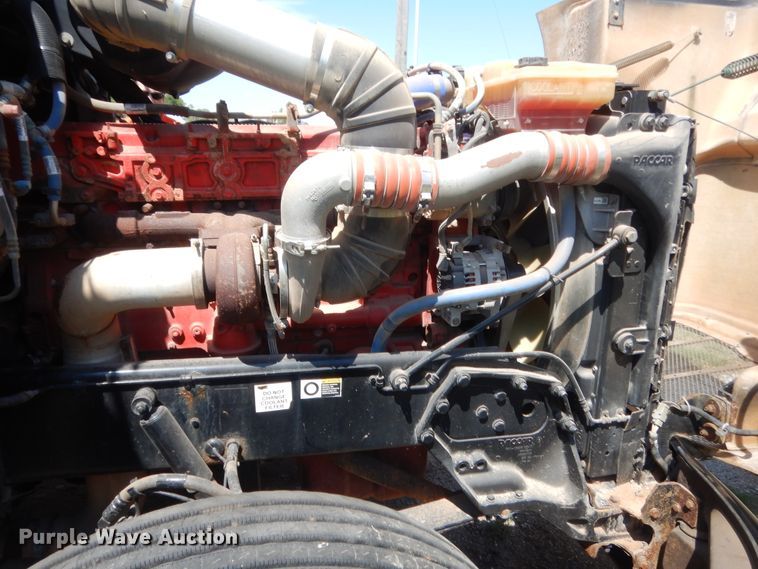 image for item IP9758 2012 Peterbilt 386  semi truck