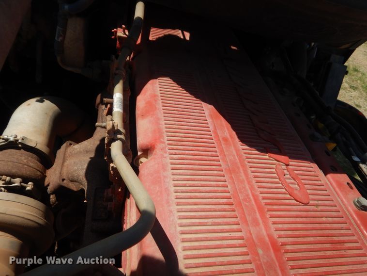 image for item IP9758 2012 Peterbilt 386  semi truck