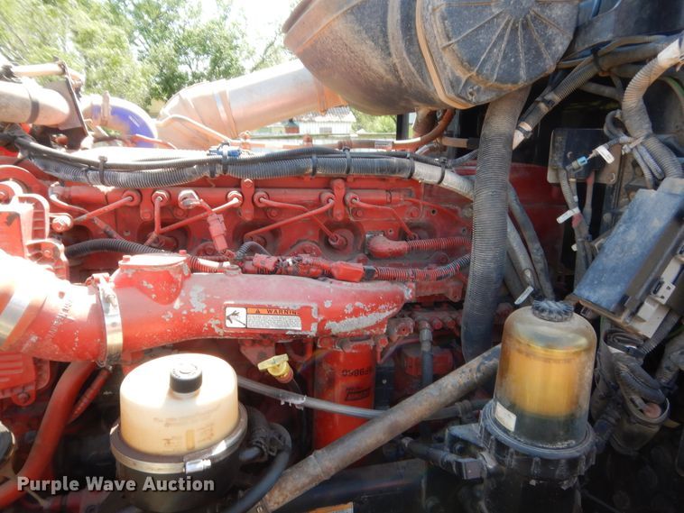 image for item IP9758 2012 Peterbilt 386  semi truck