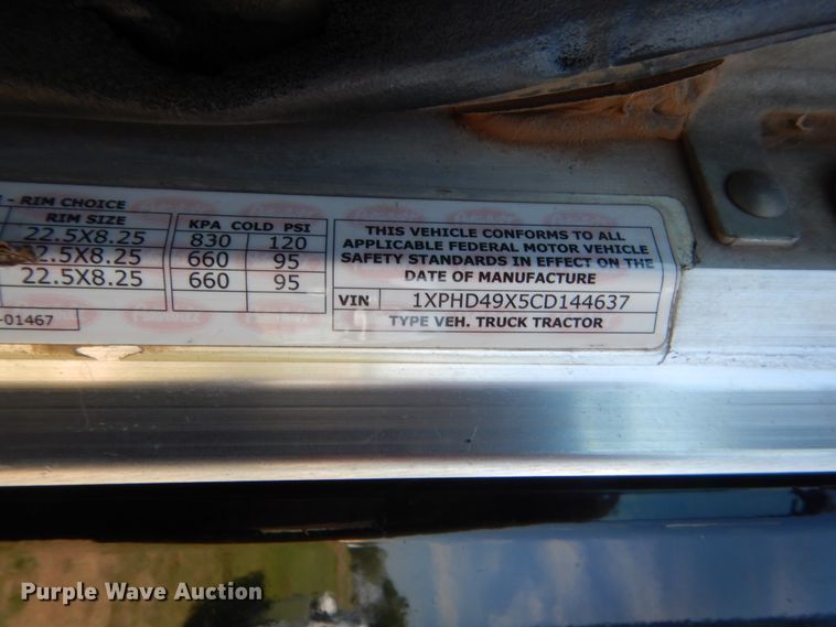 image for item IP9758 2012 Peterbilt 386  semi truck