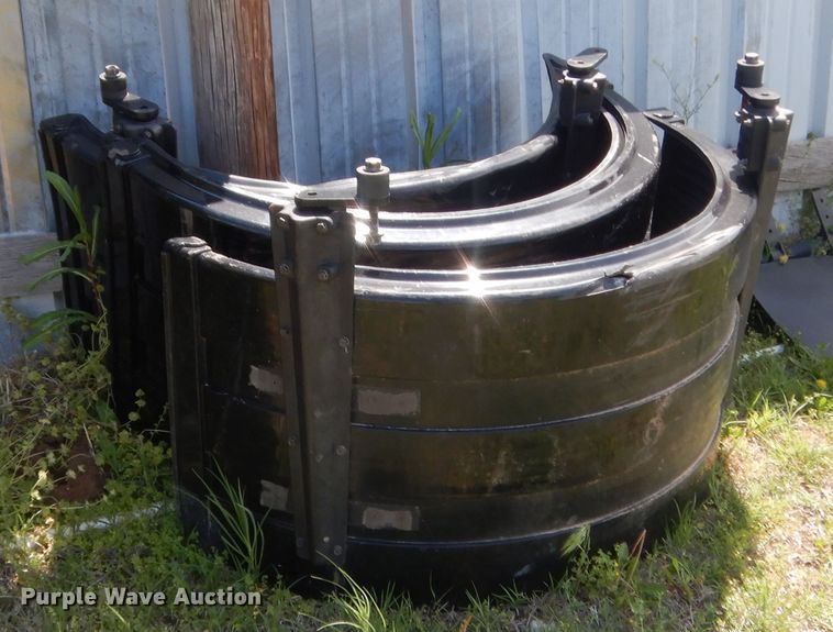 image for item IP9758 2012 Peterbilt 386  semi truck