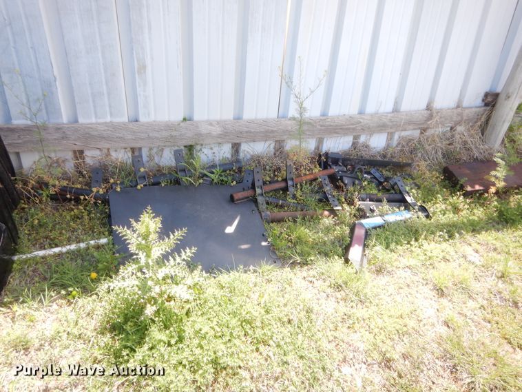 image for item IP9758 2012 Peterbilt 386  semi truck