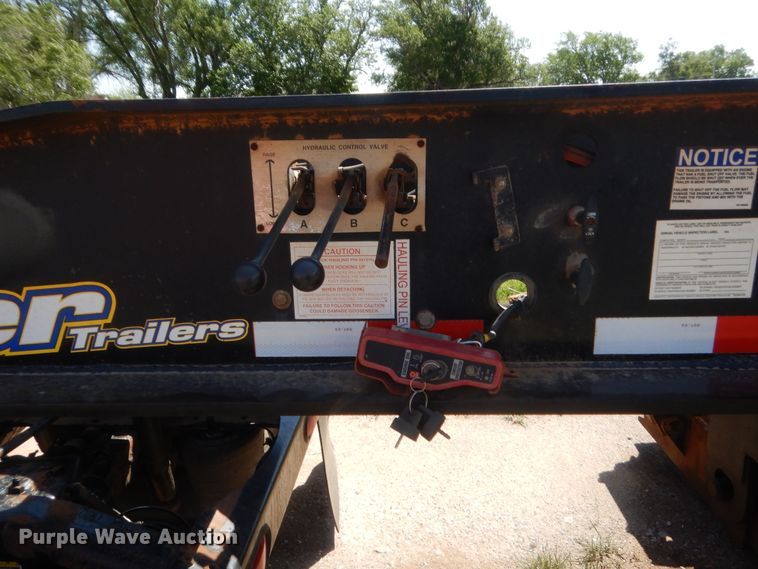 image for item IP9759 2017 Eager Beaver 50GL  lowboy equipment trailer