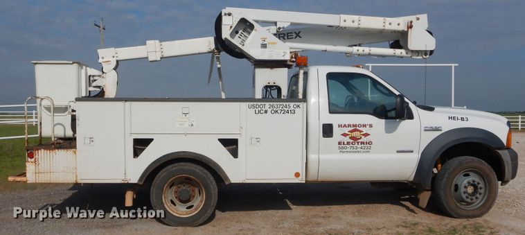 image for item IP9773 2006 Ford F550  bucket truck