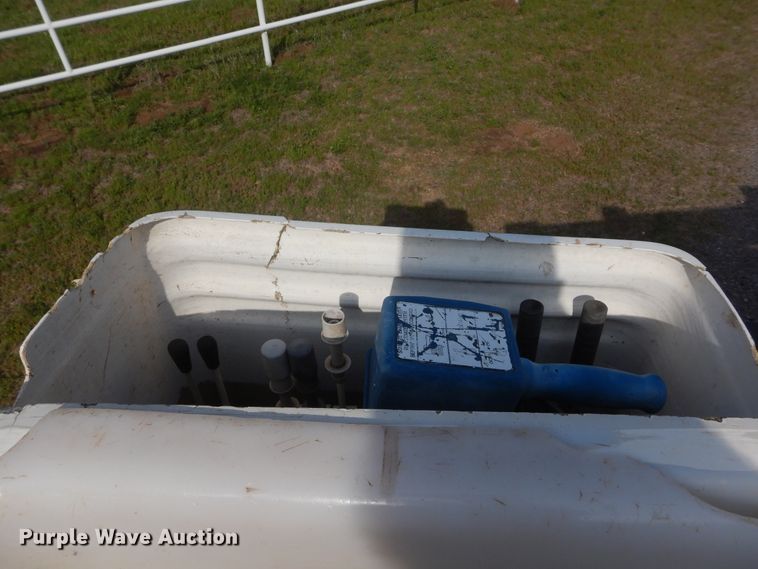 image for item IP9773 2006 Ford F550  bucket truck