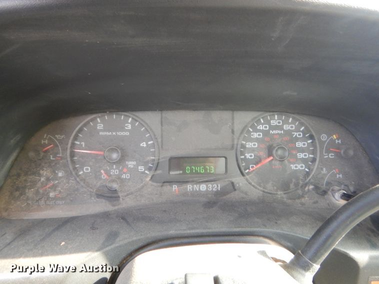 image for item IP9773 2006 Ford F550  bucket truck