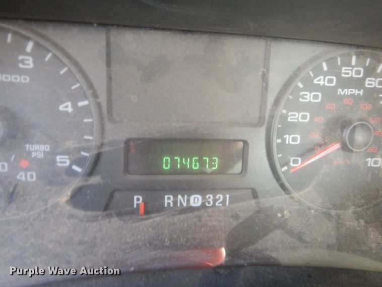 image for item IP9773 2006 Ford F550  bucket truck