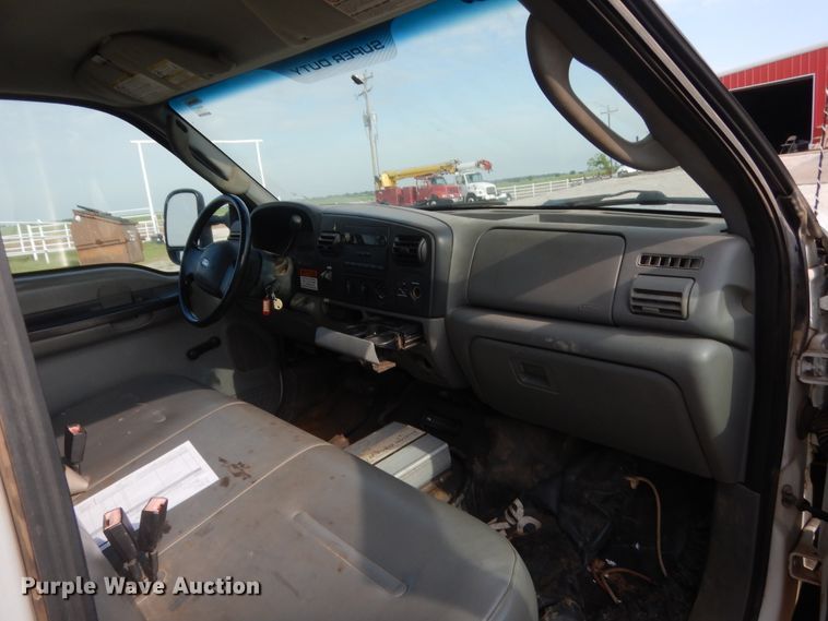 image for item IP9773 2006 Ford F550  bucket truck