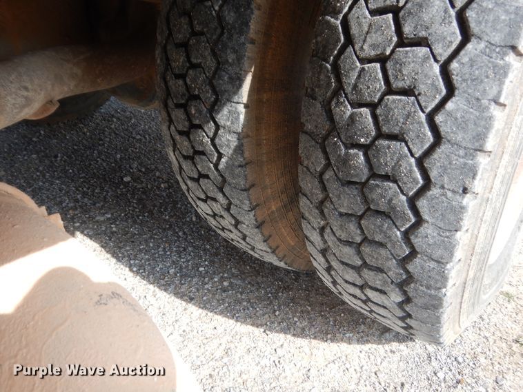 image for item IP9773 2006 Ford F550  bucket truck