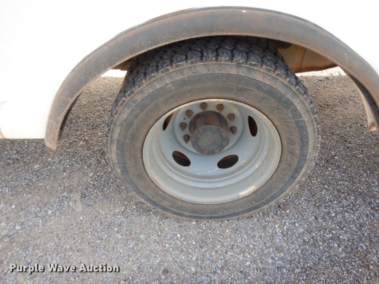 image for item IP9773 2006 Ford F550  bucket truck