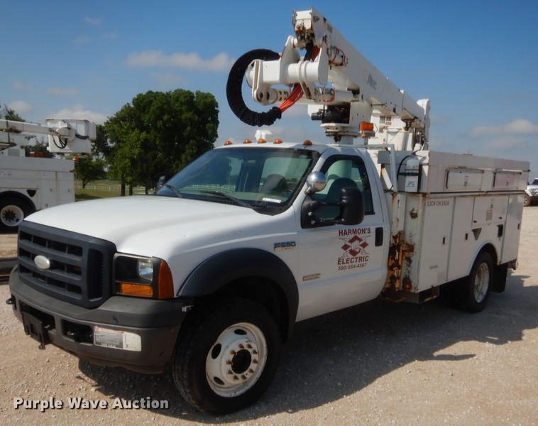 image for item IP9774 2006 Ford F550  bucket truck