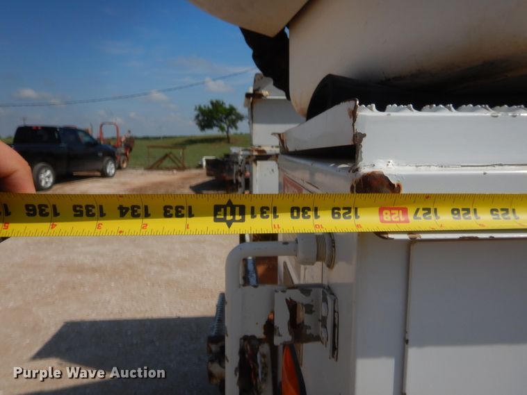 image for item IP9774 2006 Ford F550  bucket truck