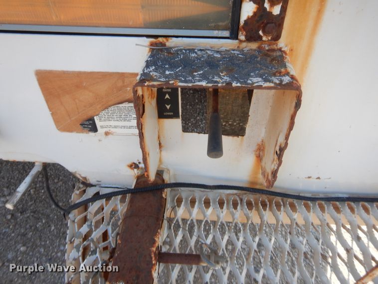 image for item IP9774 2006 Ford F550  bucket truck