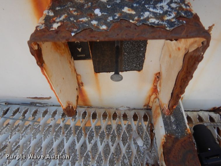 image for item IP9774 2006 Ford F550  bucket truck