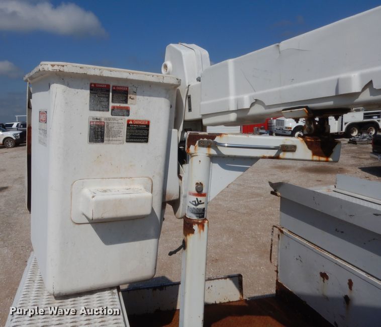 image for item IP9774 2006 Ford F550  bucket truck