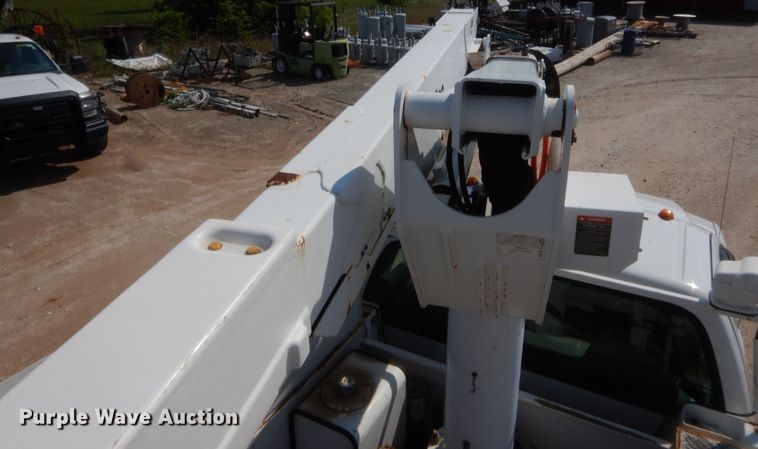 image for item IP9774 2006 Ford F550  bucket truck