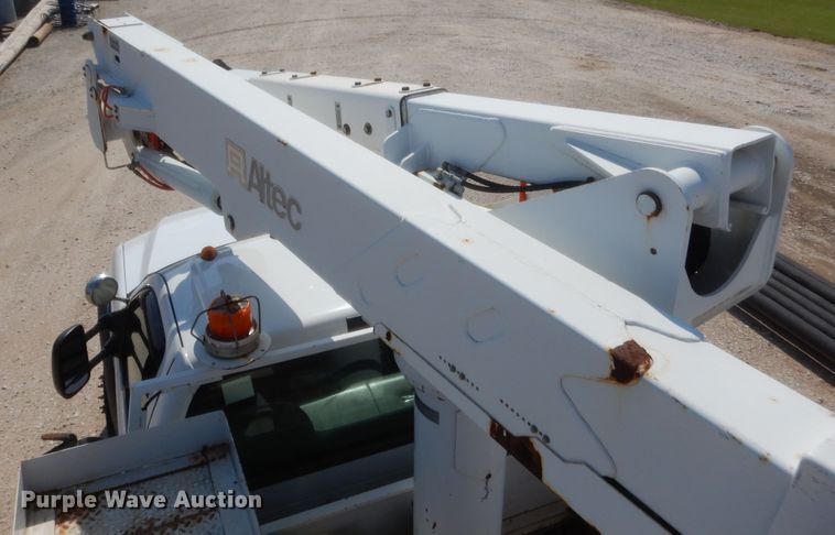 image for item IP9774 2006 Ford F550  bucket truck