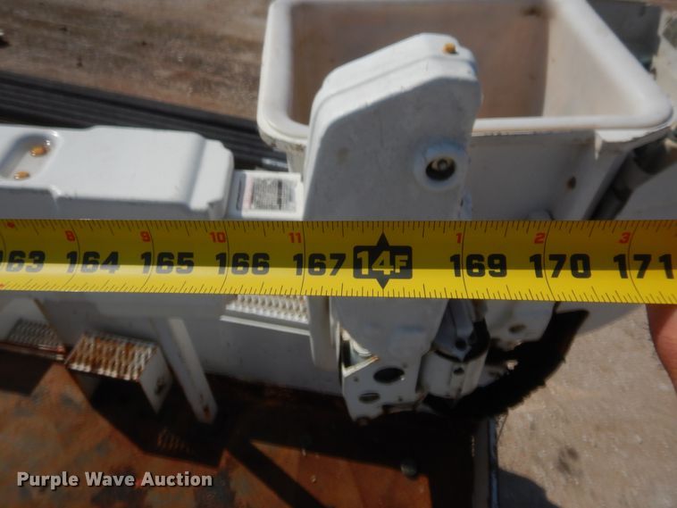 image for item IP9774 2006 Ford F550  bucket truck