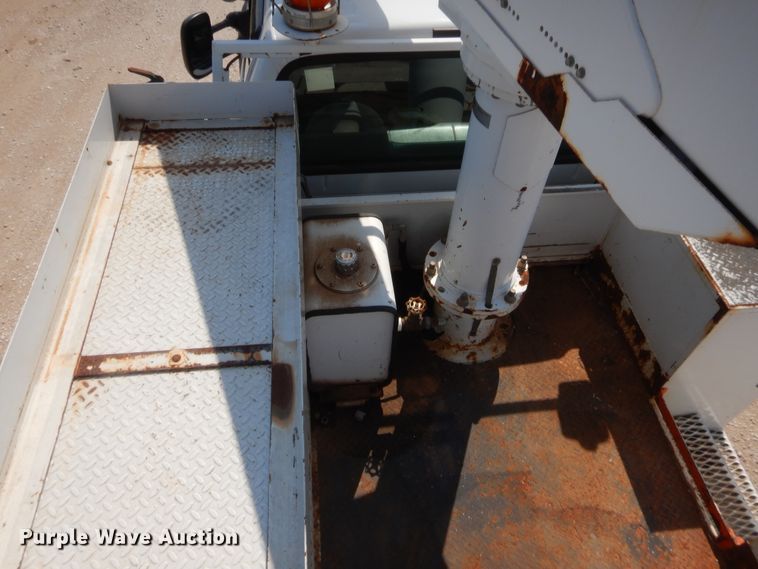 image for item IP9774 2006 Ford F550  bucket truck