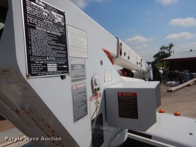 image for item IP9774 2006 Ford F550  bucket truck