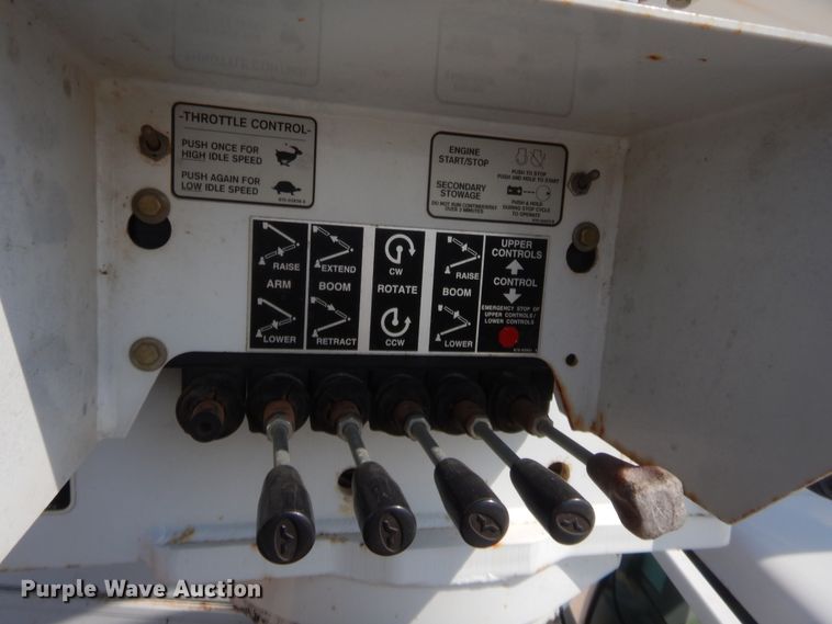 image for item IP9774 2006 Ford F550  bucket truck