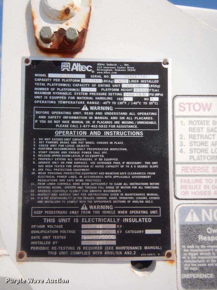 image for item IP9774 2006 Ford F550  bucket truck