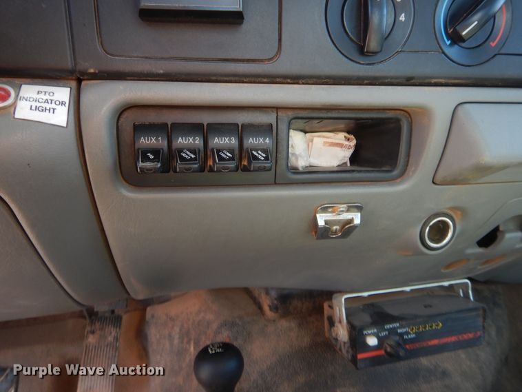 image for item IP9774 2006 Ford F550  bucket truck