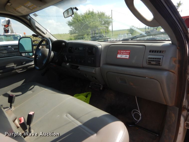 image for item IP9774 2006 Ford F550  bucket truck