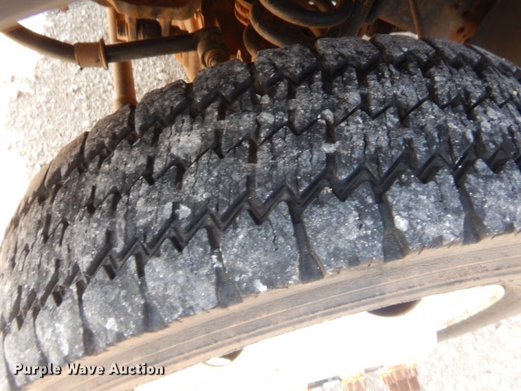 image for item IP9774 2006 Ford F550  bucket truck