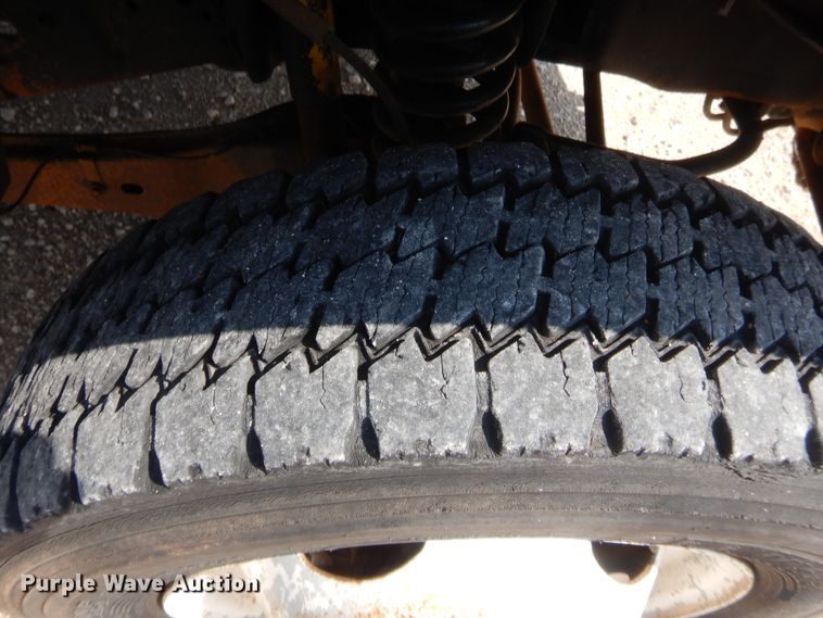 image for item IP9774 2006 Ford F550  bucket truck