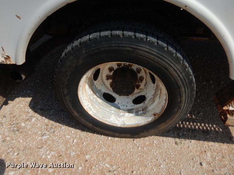 image for item IP9774 2006 Ford F550  bucket truck