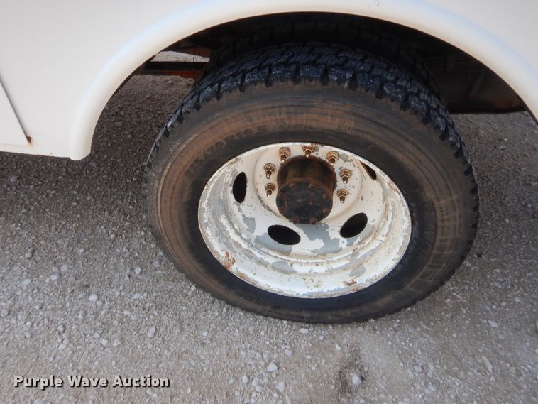 image for item IP9774 2006 Ford F550  bucket truck