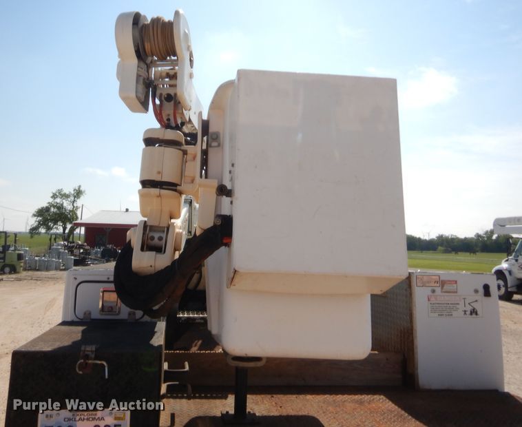 image for item IP9775 2008 Sterling Bullet  bucket truck